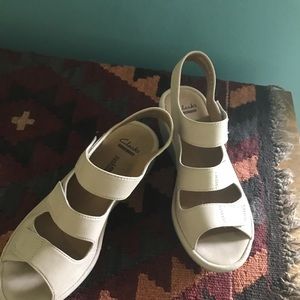 Clark’s sandals 7.5